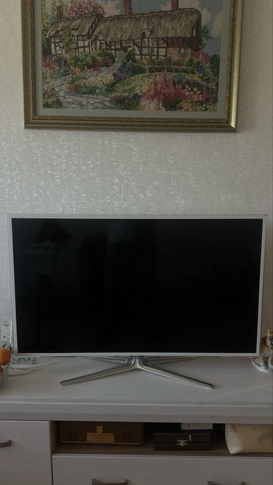 Продам Samsung Smart TV 46” (UE46ES6717U)