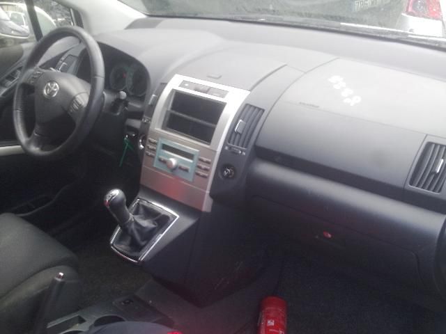 Toyota Corolla Verso 2.0/2.2 D4D 2007г. на части