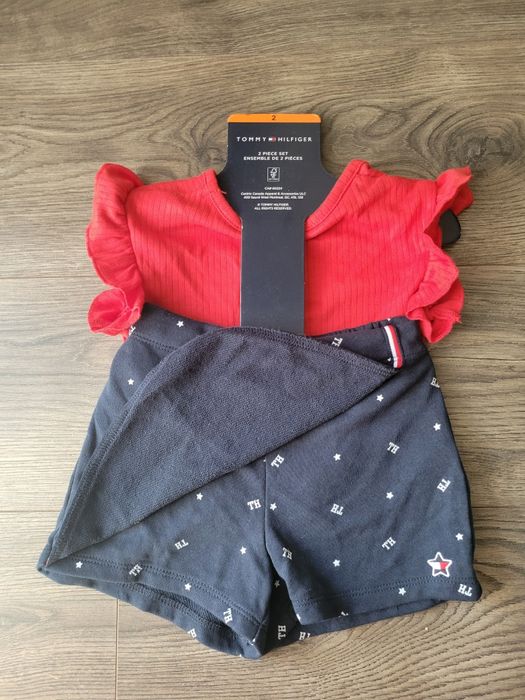 НОВ Tommy Hifiger  детски  летен сет - момиче, за  2  годинки