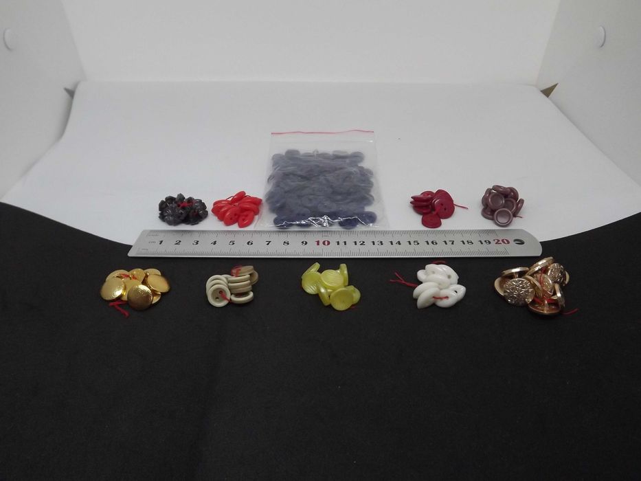Пуговицы комплектами