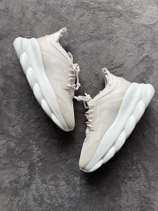 Versace chain reaction