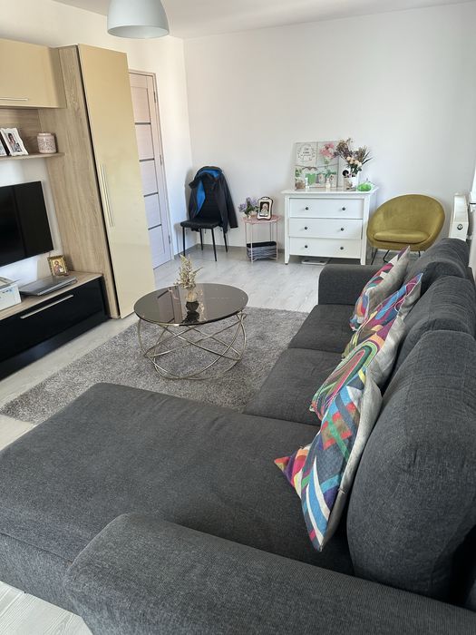 Vand apartament 3 camere