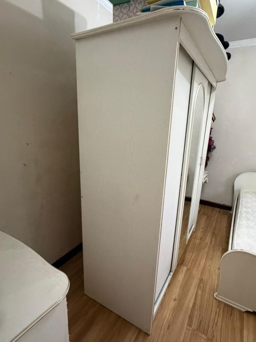 Продам спальный гарнитур