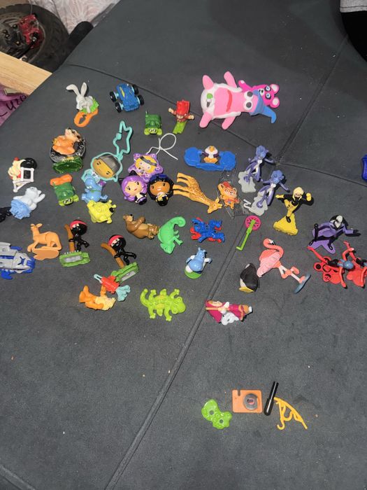 Игрушки Киндер разные