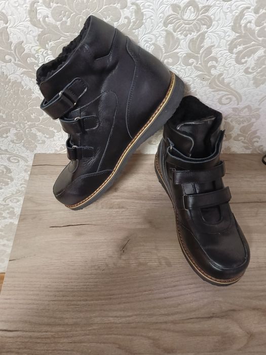 Отдам ортопедические обувь