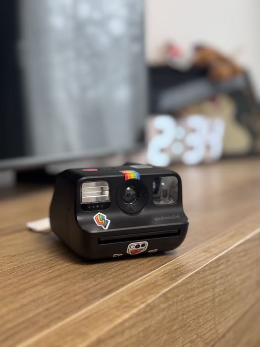 Vand Polaroid Go ( vine inclus cu 7 poze in el si inca 16)