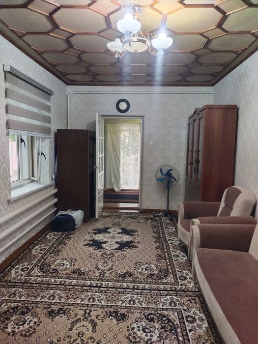 Продаётся дом 100000y.e