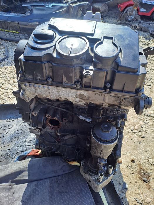 Se vinde piese  motor vw Passat B6 2.0 bmp bmm