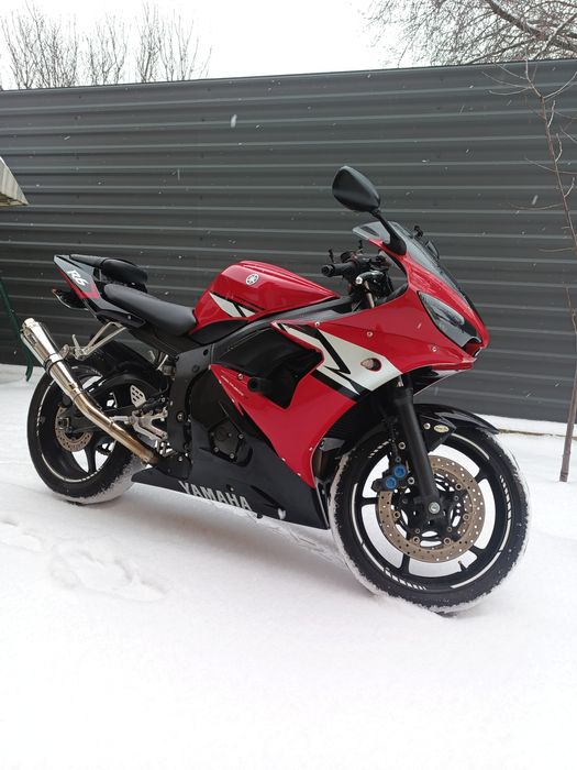 Vând Yamaha R6 din 2004