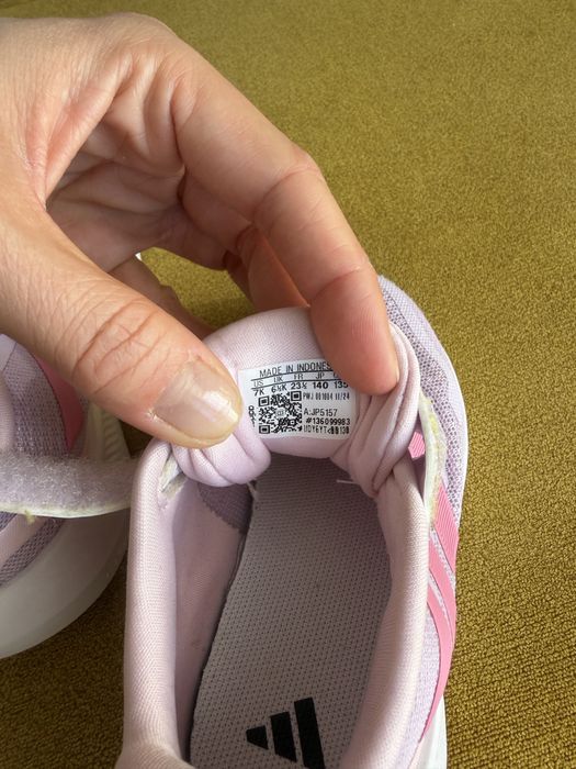 Маратонки за момиче Адидас