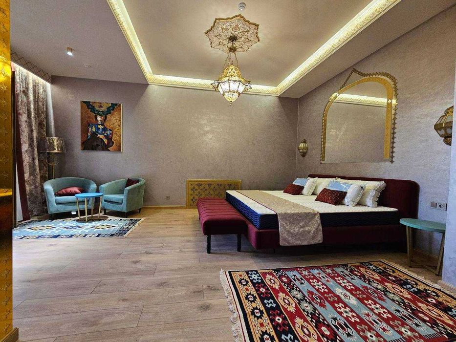 Продается новая гостиница в восточном стиле, на паркентском базаре.