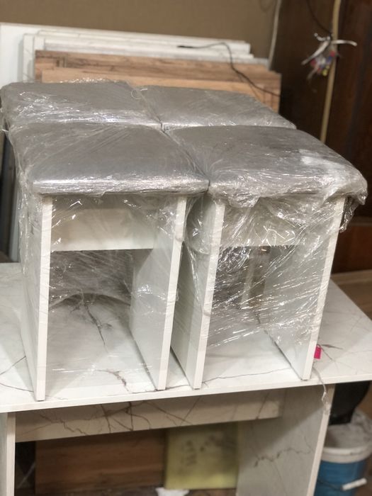 Продам новые мягкие табуретки кухонные стандартные