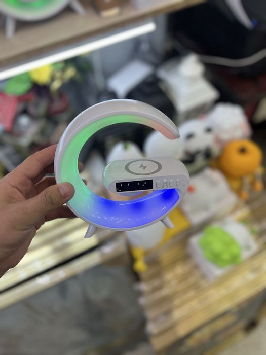 Умные часы, колонка, беспроводная зарядка