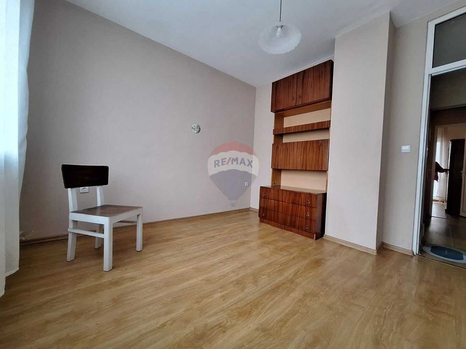 Дава се под наем Четиристаен апартамент в Варна, Център - 98 кв.м за 508.47 € - Снимка #16