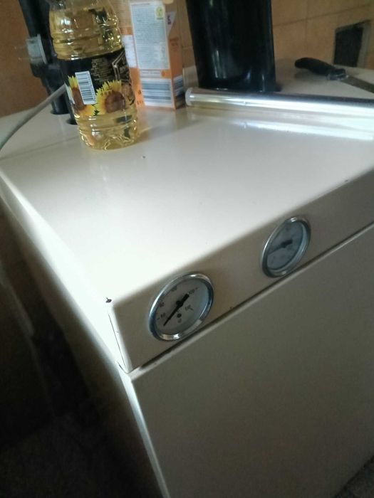 284-Продава се етаж от къща с гараж в с. Стражец