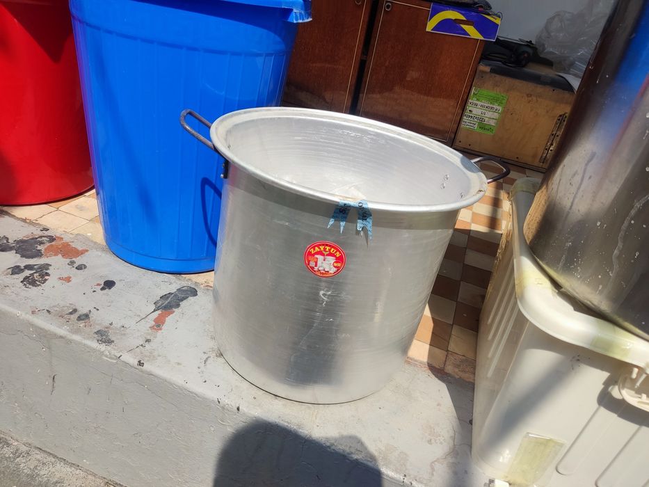 Нержавейка кострюлка,  алюмин кострюлка  60 литрли,  40 литрли