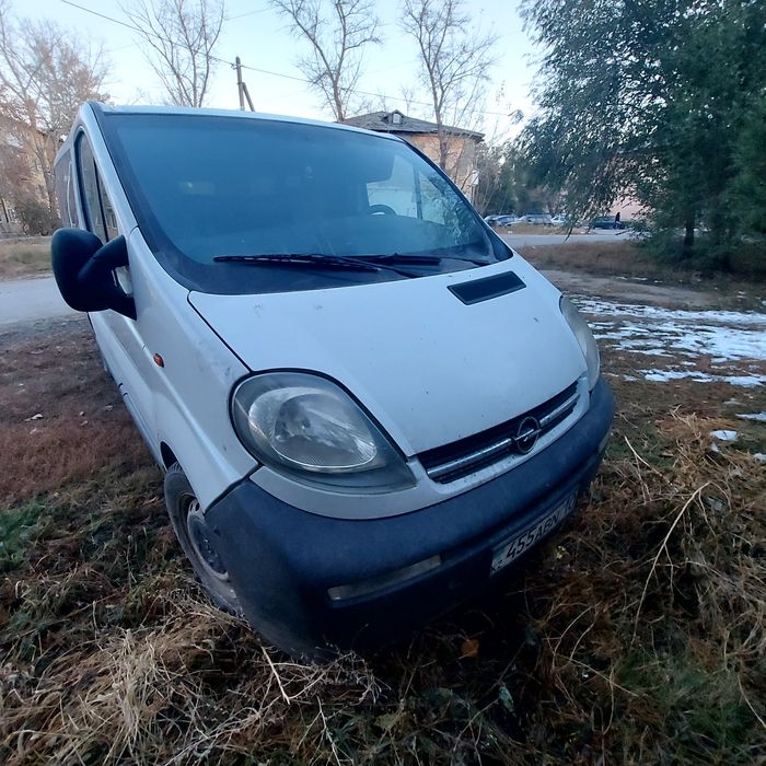 грузовой бус 2004 года