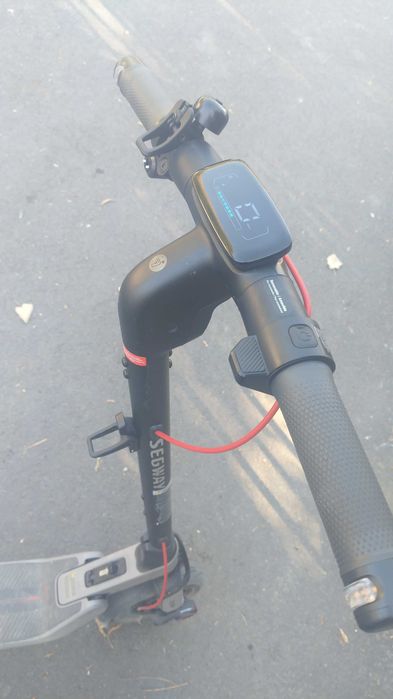 Vând trotineta Electrica Ninebot Kikescooter e3
