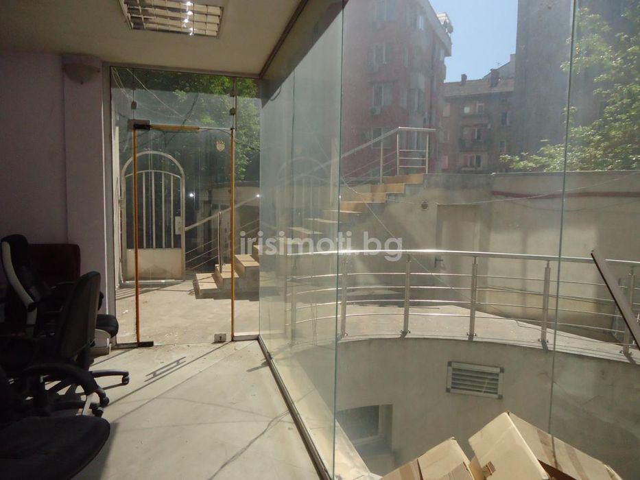 Дава се под наем Заведение в София, Център - 110 кв.м за 660 € - Снимка #1