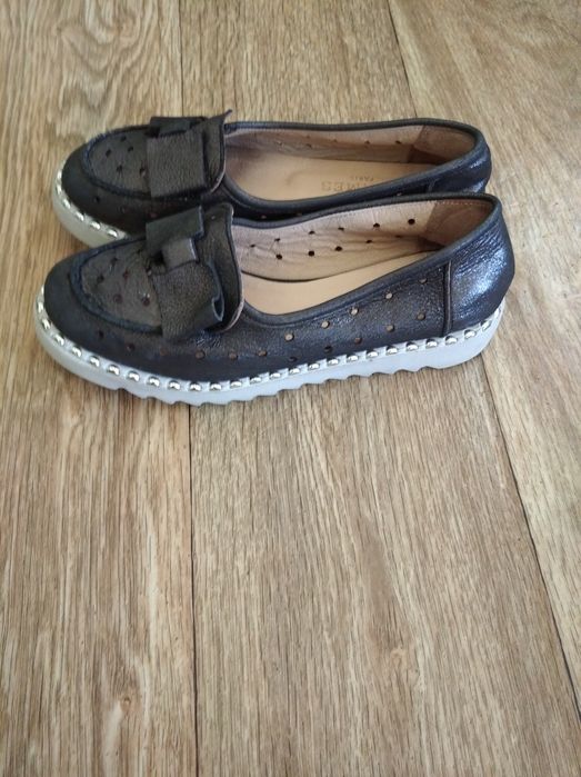 Продаются  туфли