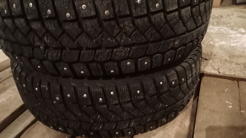 Продается шины виатти 2 штуки