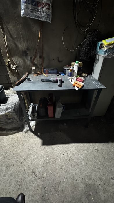 Продам верстак слесарный