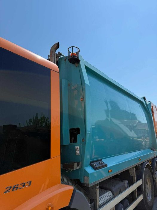 Autoutilitară Gunoieră MERCEDES BENZ ECONIC EURO 5 EEV