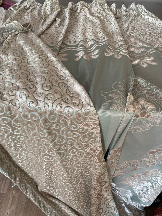 Продам красивые шторы б/у в бирюзовом цвете