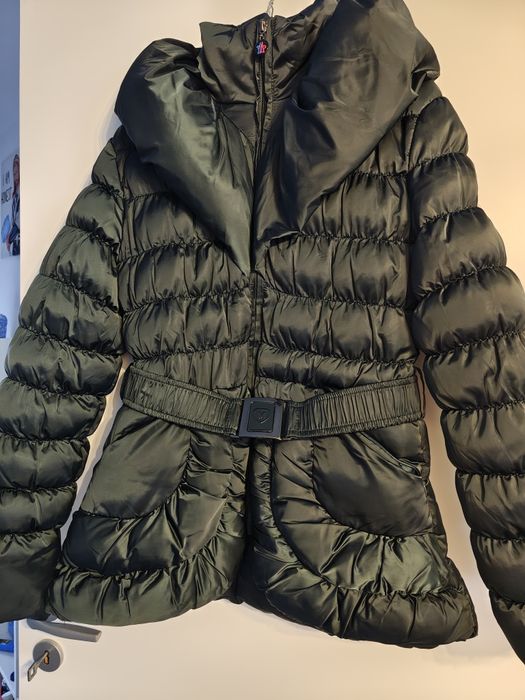 Geaca Moncler impecabila