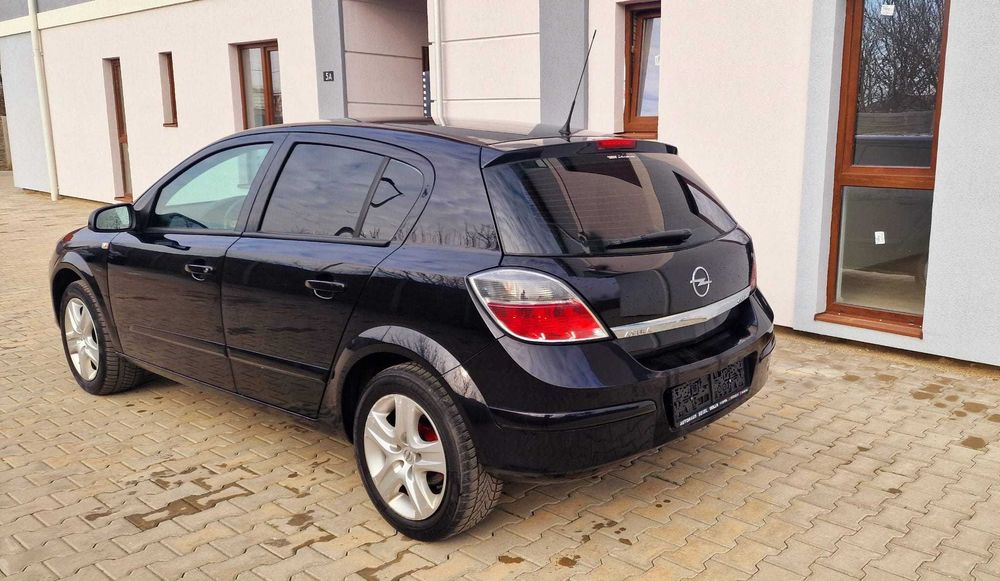 Opel Astra  2009