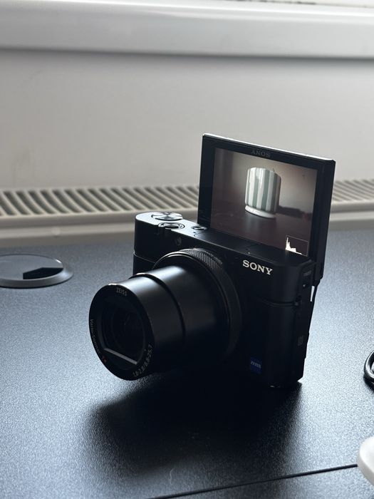 Sony RX100 IV în stare impecabilă, ca nouă