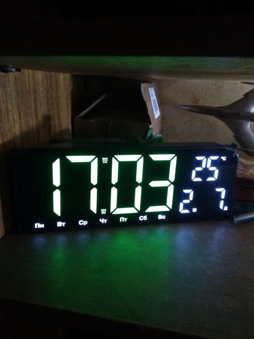 Продам часы электронные новые