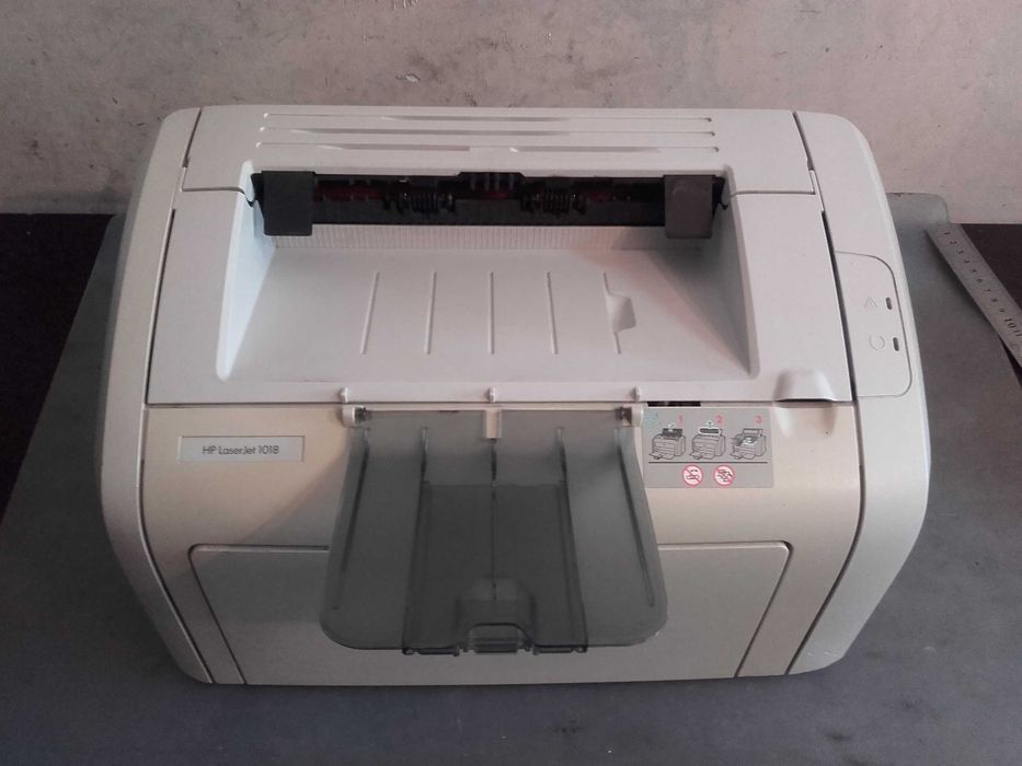 Отличен!!! Лазерен принтер HP LaserJet 1018 на малко копия