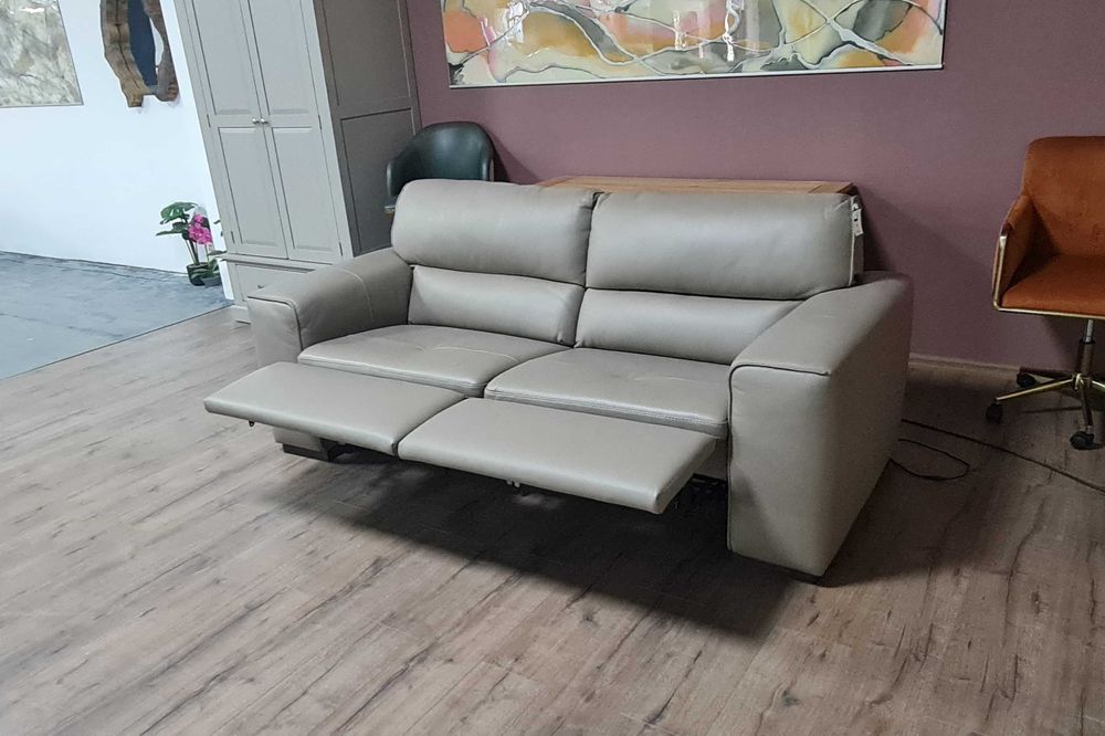 Бежов италиански диван тройка "Cubo" с електрически релакс механизъм