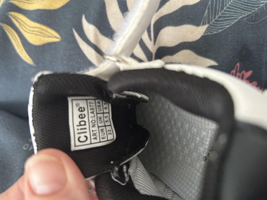 Кроссовки детские