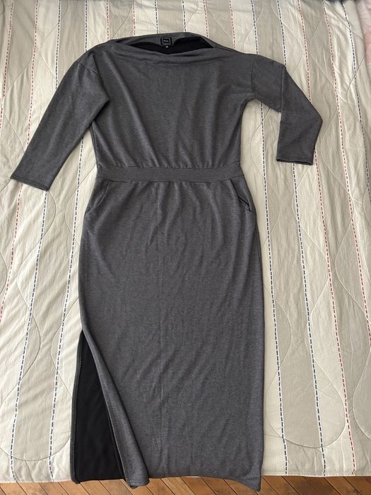 Чисто нова сива рокля