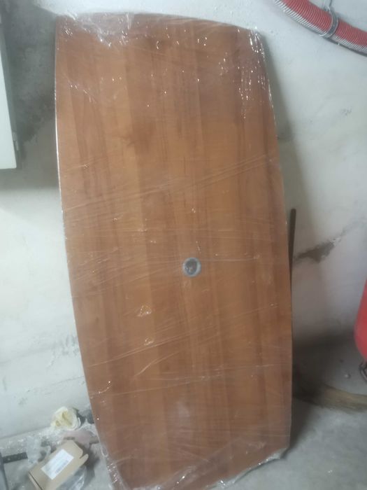 Мебели маси столове