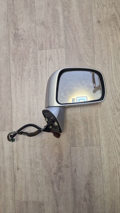 Боковые зеркала на NISSAN TIIDA