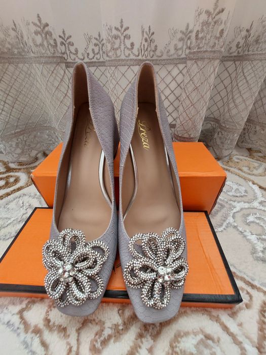 Ayollar va qizlar uchun Xamelon tuslanuvchi ajoyib tufli