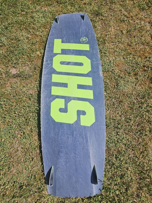 Кайтсърф, уейбирд Refraction Sam Light Pro wakestyle kiteboard с автомати Shredtown. Kiitesurf, wakeboard