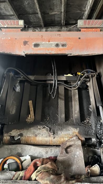 Продам мусоровоз донфенг рабочий