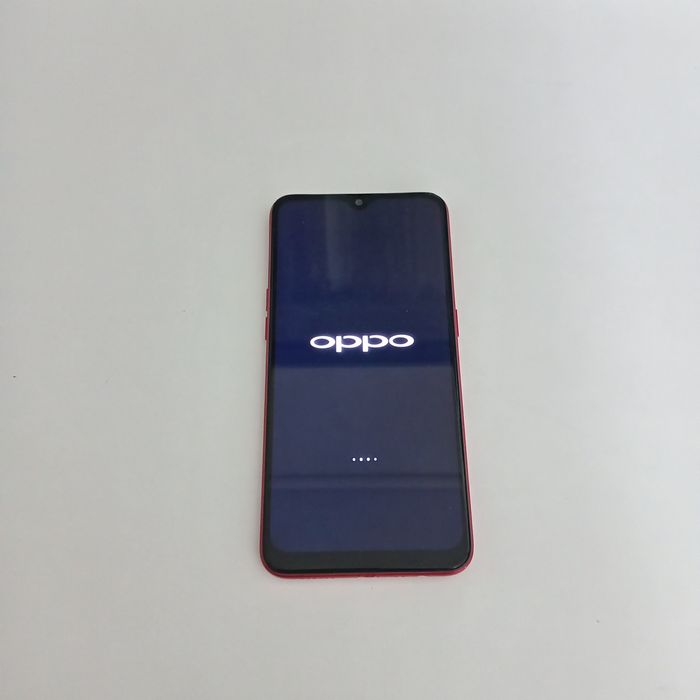 Oppo A5S с чехлом