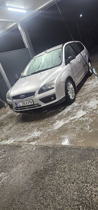 Vand ford focus 2 foarte intreținut!