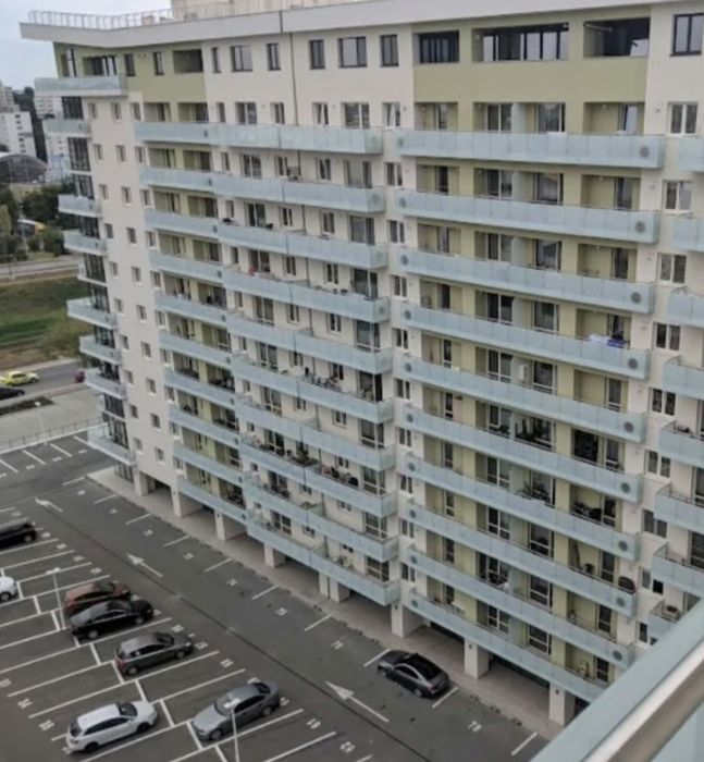Închiriez loc parcare