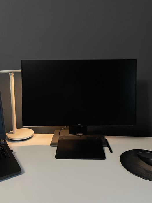 Монитор DELL IPS