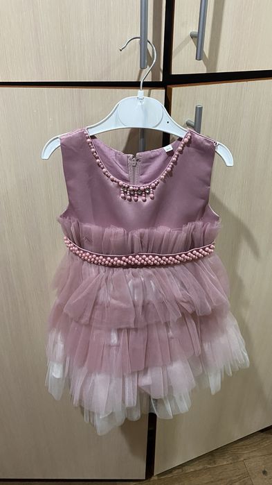 Продам платье на девочку