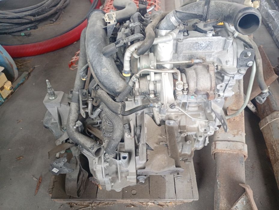 Двигател 0.9 tce H4B