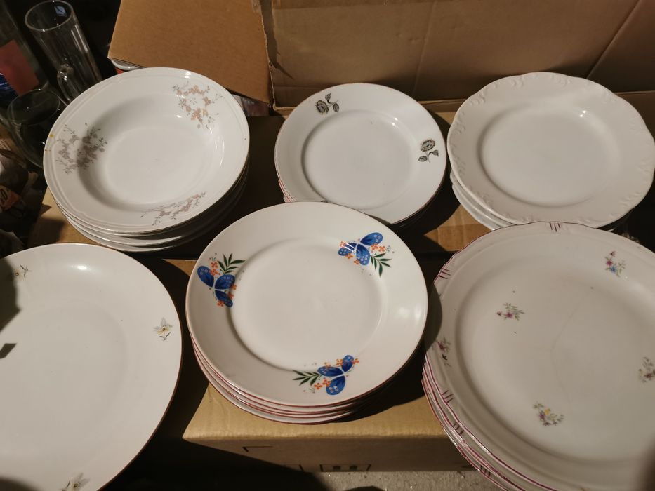Сервизи - чинии, чаши