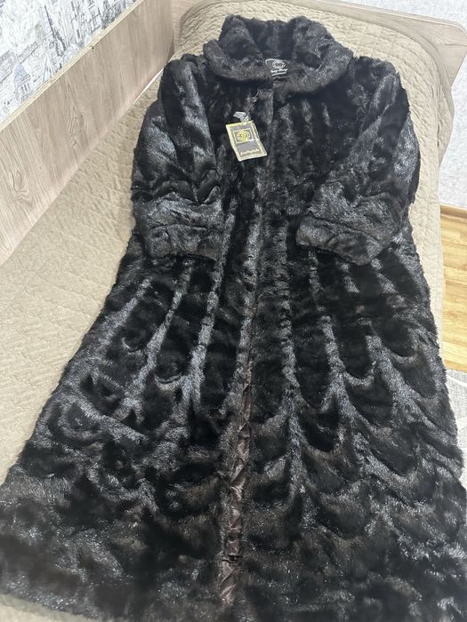 Продается искусственная  шуба