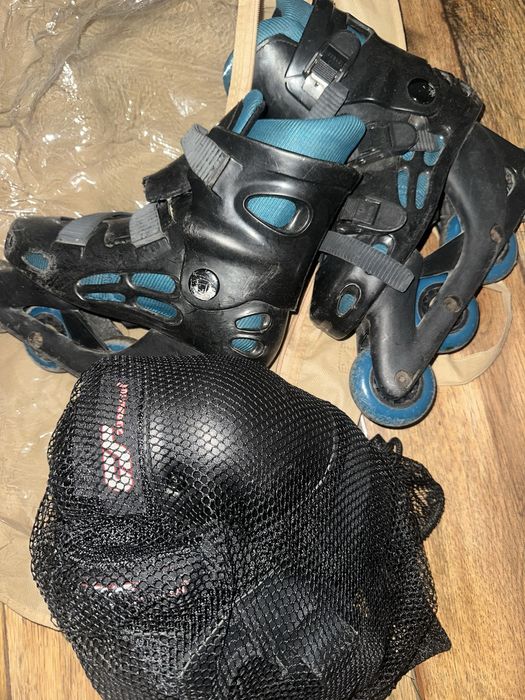 Ролики летние с перчаиками, наколенниками и тд